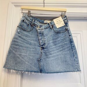 NWT Abercrombie & Fitch Light Blue Denim Pencil Skirt 90s Micro mini 30/10
